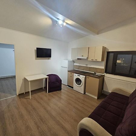 Stanford Aparthotel Gara De Nord Bucarest Esterno foto