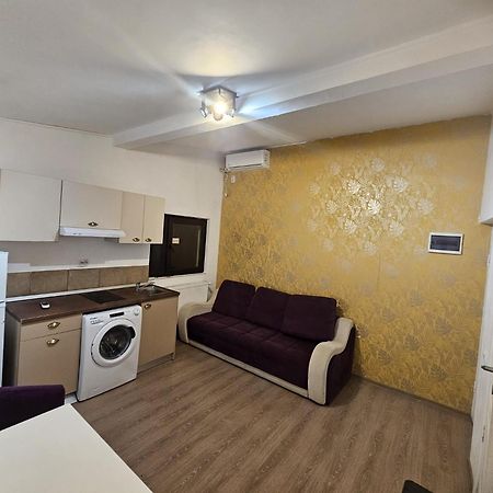 Stanford Aparthotel Gara De Nord Bucarest Esterno foto