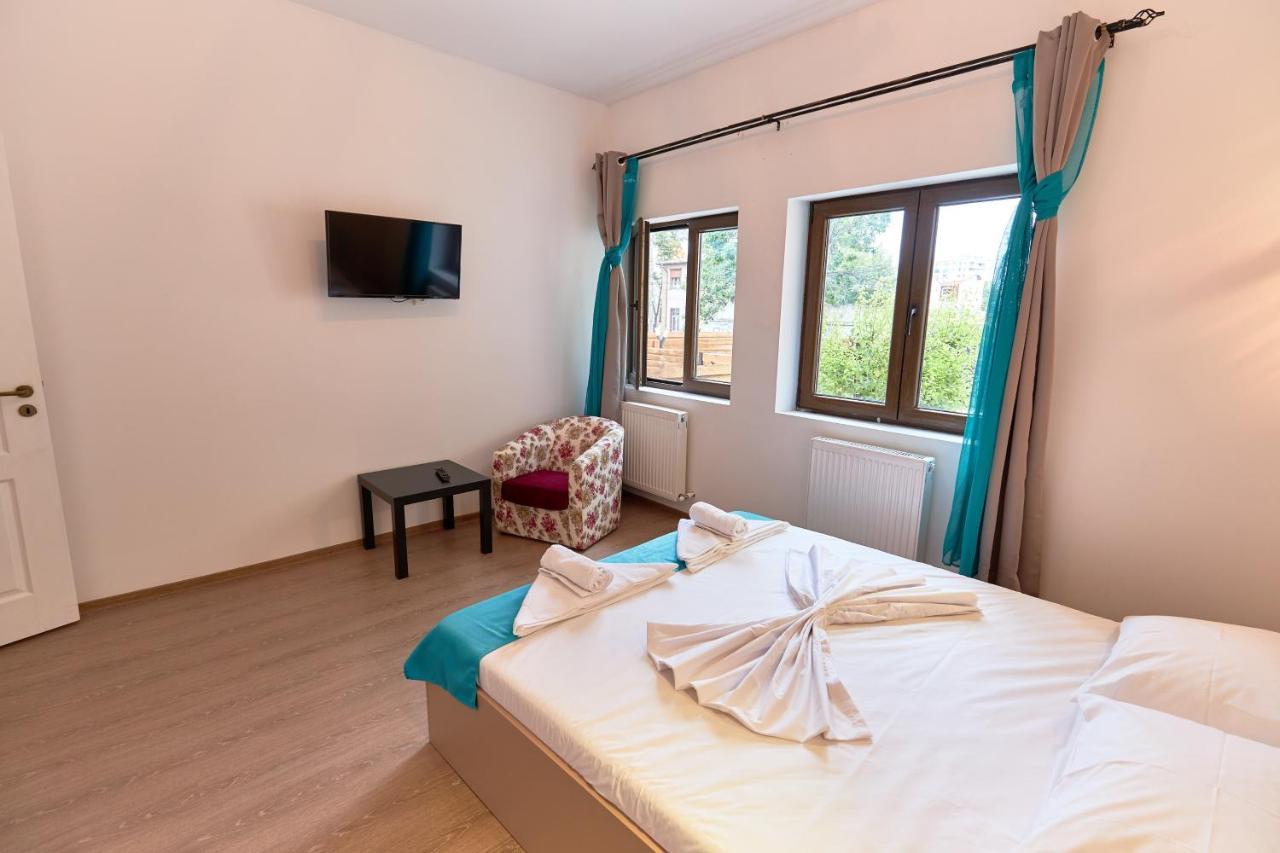 Stanford Aparthotel Gara De Nord Bucarest Esterno foto